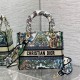 디올 Lady D-Lite 미디엄 백 M0565OEBN_M933