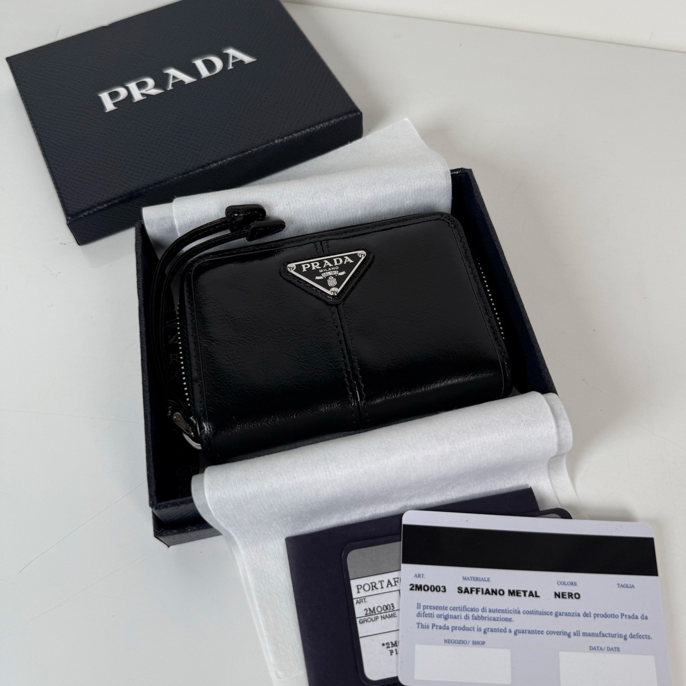 프라다 카드지갑 가죽 지갑 블랙 2MM003 2CX7