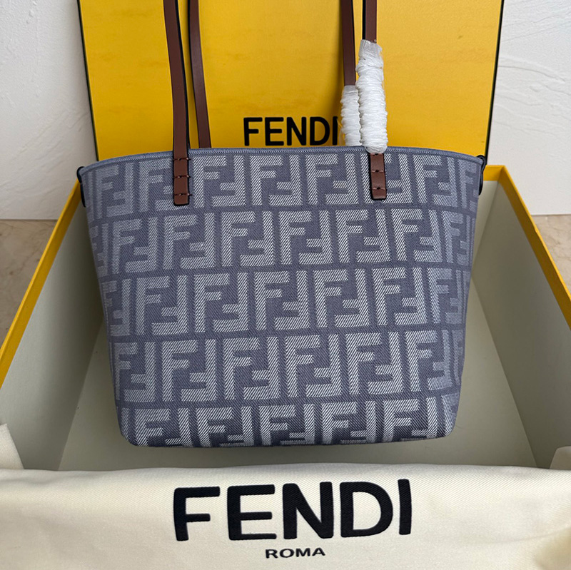 펜디 스몰 롤 여성 쇼퍼백 8BH424