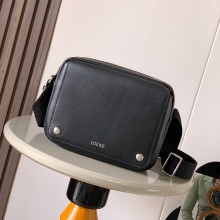 로에베 스무스 카프스킨 미디움 페블 메신저백 4컬러 BANBA73X03