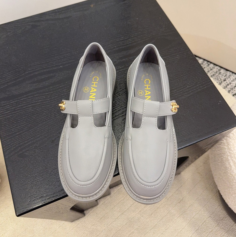 샤넬 25FW 클래식 여성 로퍼 카프스킨 버건디 금장 그레이 G46799