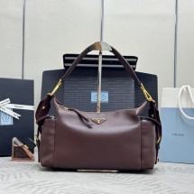 프라다 25 FW 익스플로러 가죽 숄더 백 1BC264