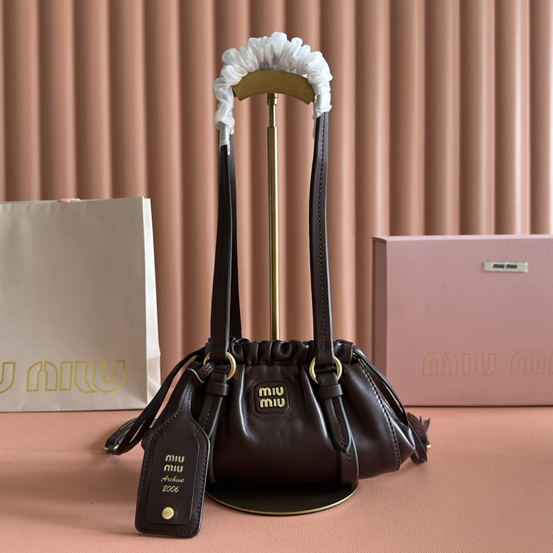 미우미우 MIU 25 쥬아 나파 가죽 미니 백 블랙 5BP089