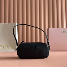 25FW 미우미우 파우치 숄더백 블랙 5NE024