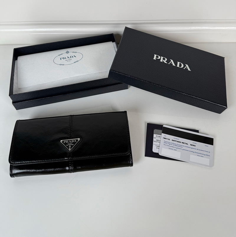 프라다 삼각로고 사피아노 레더 장지갑 금장 은장 블랙 1MH132
