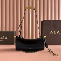 알라이아 렉탱귤러 지퍼 가죽 숄더 백 M AA1S01430CA214