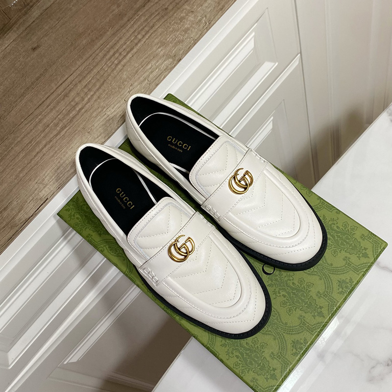 구찌 마몽트 마틀라세 여성 로퍼 화이트 670399