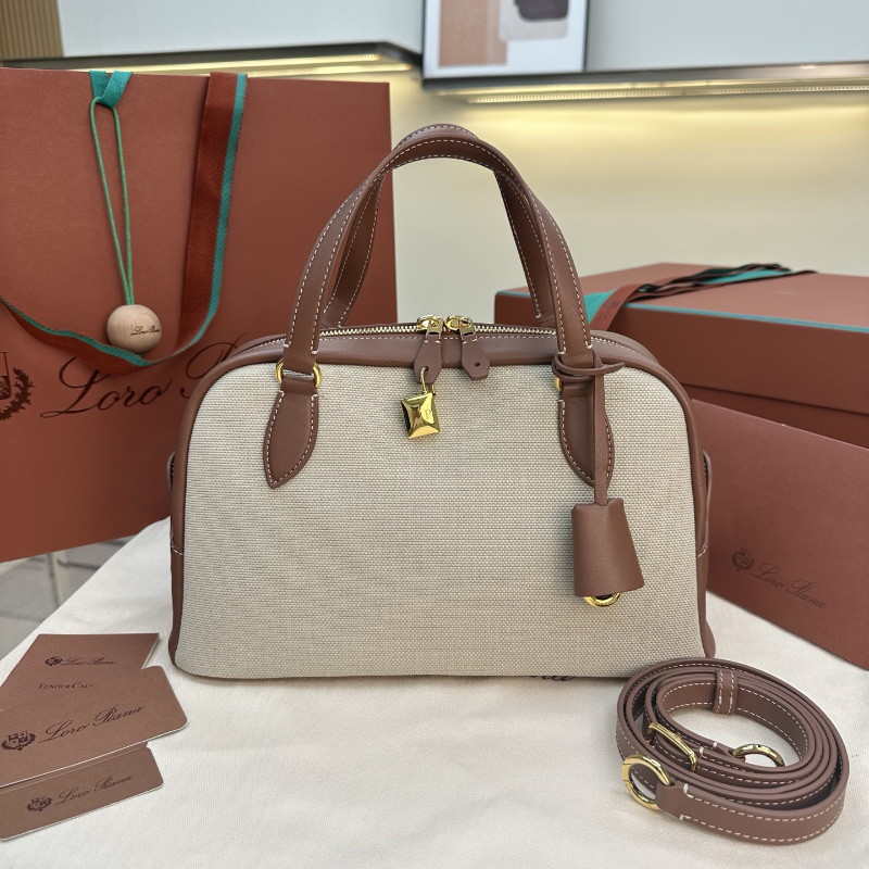 로로피아나 니들백 스몰 미디엄 크로스백 브라운 FAP2001