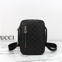 구찌 남자 GG 엠블럼 스몰 크로스백 850238AAFOM1053
