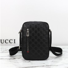 구찌 남자 GG 엠블럼 스몰 크로스백 850238AAFOM1053