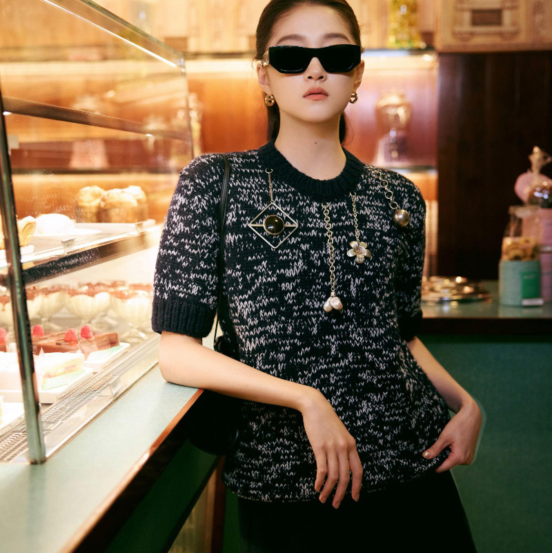 프라다 여성 풀오버 탑 P24U2E  Y