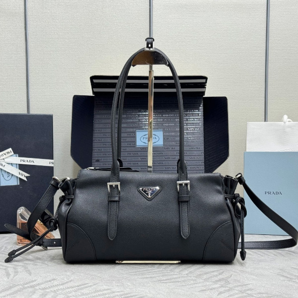 프라다 레더 로고 토트 백 1BG628
