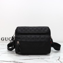 구찌 남성 GG 나일론 미디움 크로스백 블랙 816820