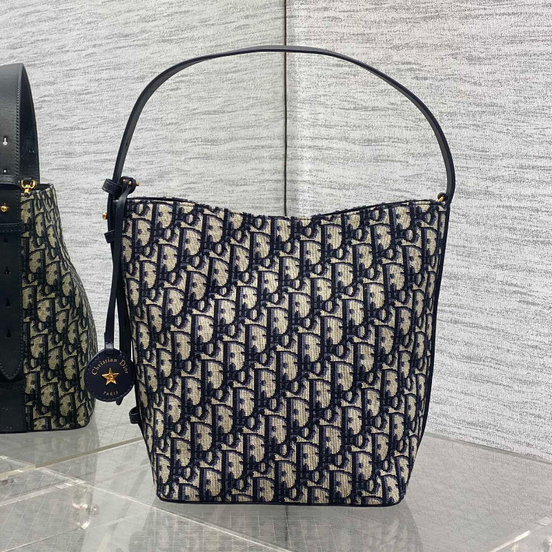 디올 오블리크 디올스타 버킷백 스몰 블루 M2854UTZQ_M928