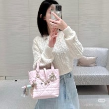 디올 시그니처 스웨터 624S20A0008X0250  H